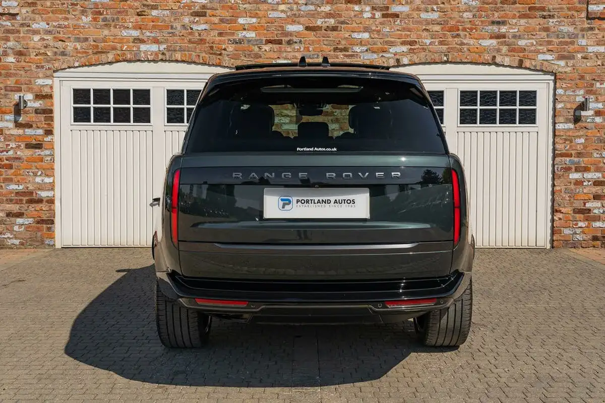 2023-land-rover-range-rover-30-d300-se-big-13