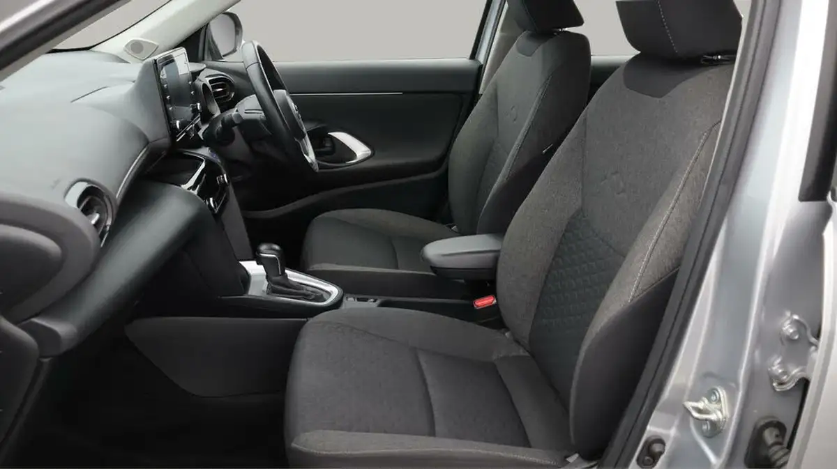 2022-toyota-yaris-cross-15-vvt-i-icon-big-14