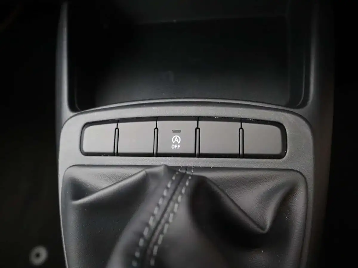2020-hyundai-i10-10-se-big-27