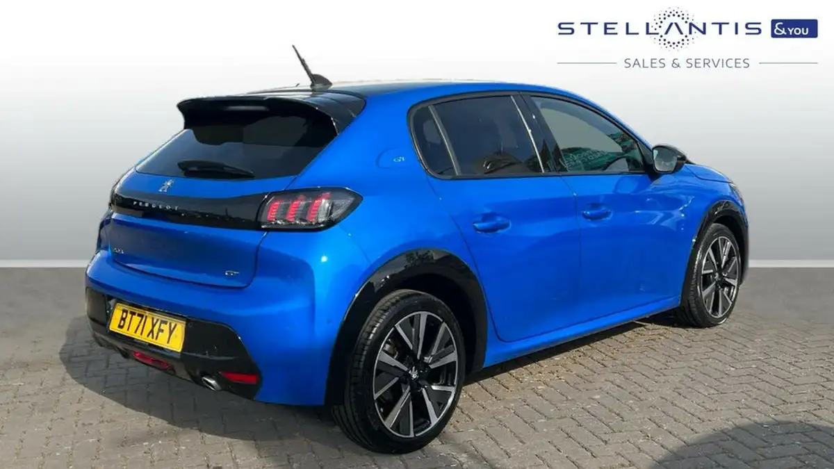 2022-peugeot-208-12-puretech-gt-100bhp-eat8-big-2