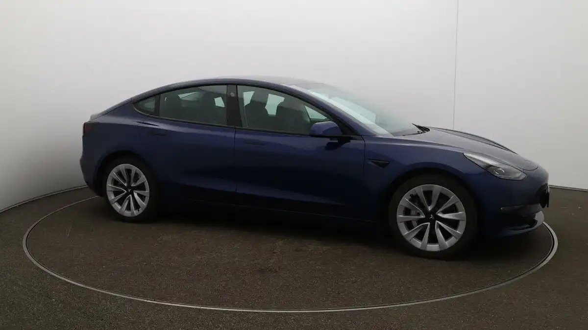 2020-tesla-model-3-e-long-range-big-44