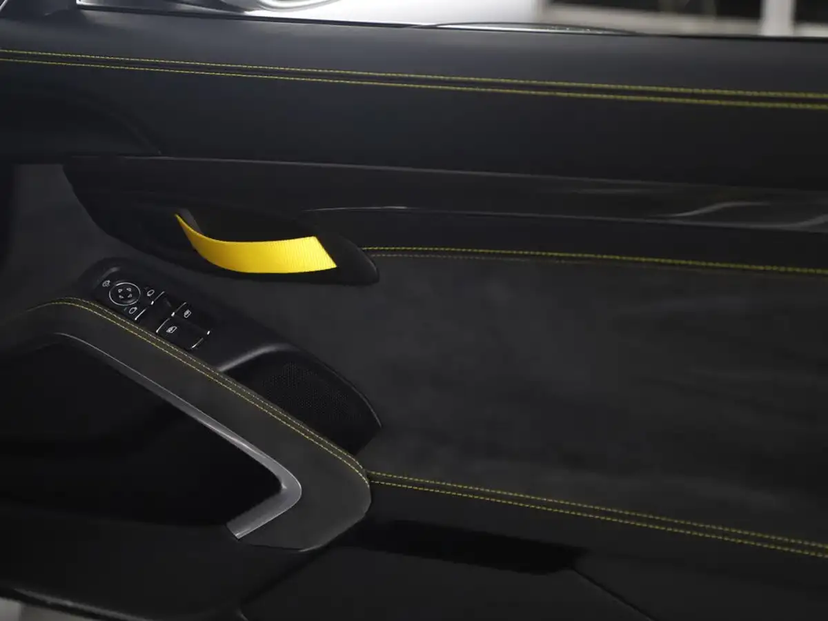 2020-porsche-boxster-718-40-spyder-big-12