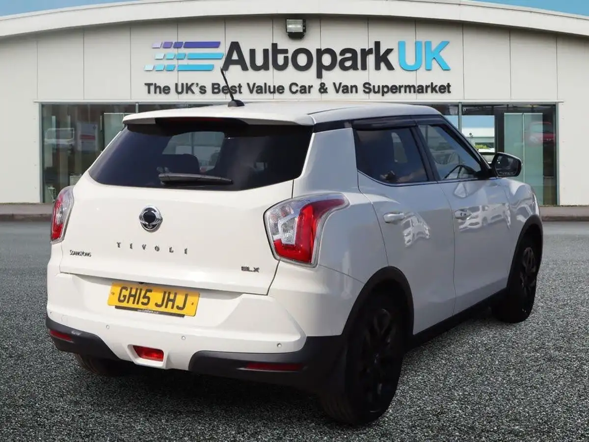 2015-kgm-ssangyong-tivoli-16-elx-big-6