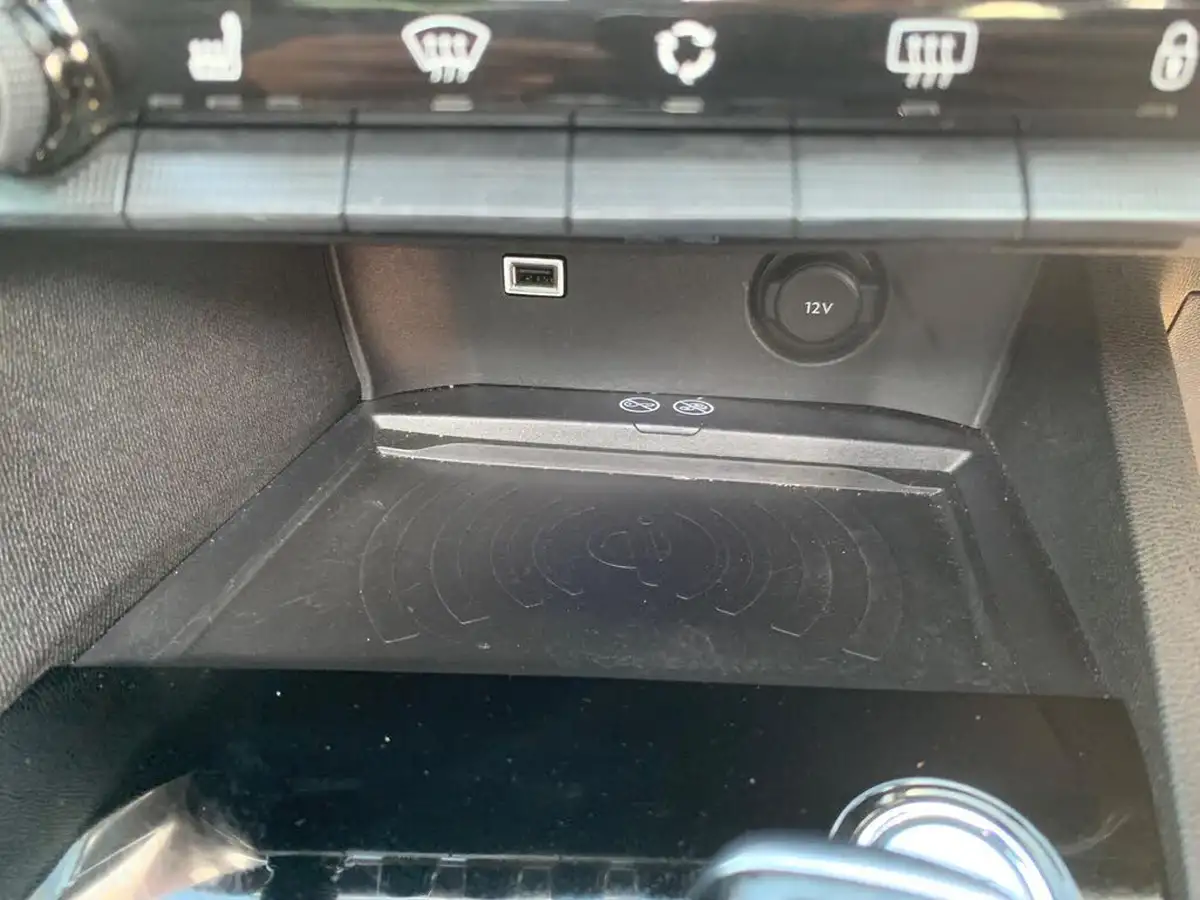 2018-peugeot-3008-suv-16-thp-gt-line-premium-big-28