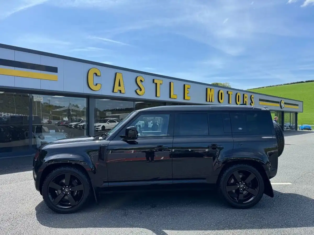 2022-land-rover-110-defender-50-p525-v8-big-4