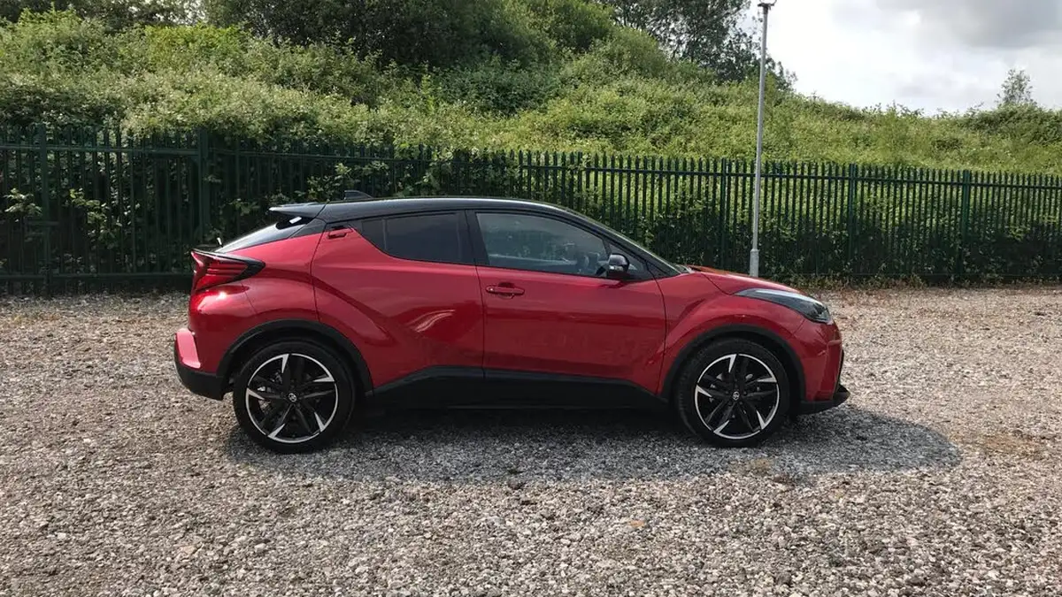 2022-toyota-c-hr-18-vvt-i-gr-sport-big-15