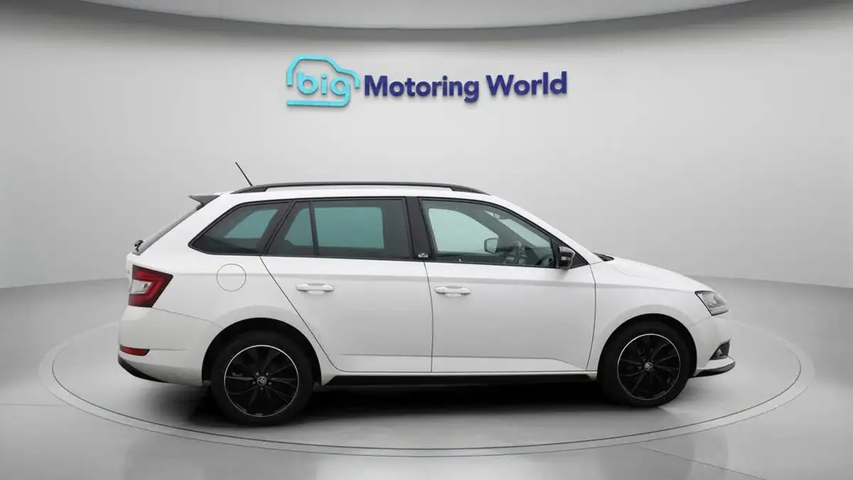 2019-skoda-fabia-10-tsi-monte-carlo-95ps-estate-big-8
