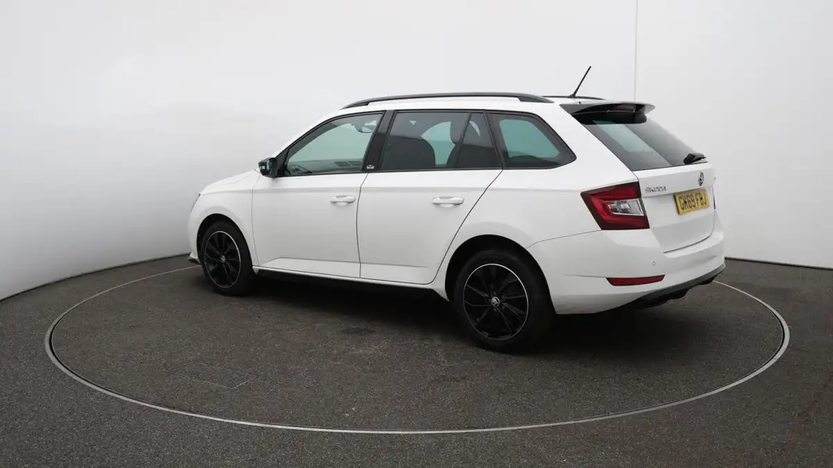 2019-skoda-fabia-10-tsi-monte-carlo-95ps-estate-big-28