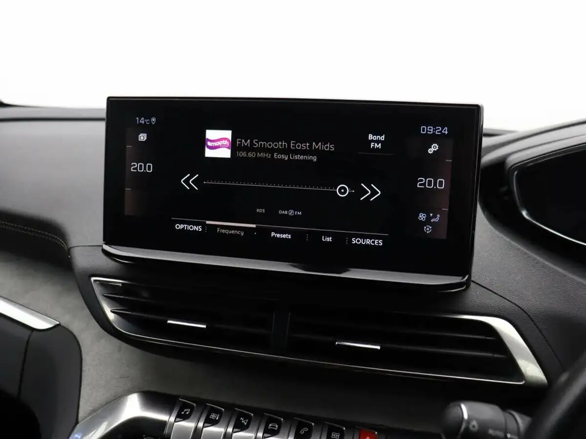 2021-peugeot-3008-suv-15-bluehdi-gt-big-33