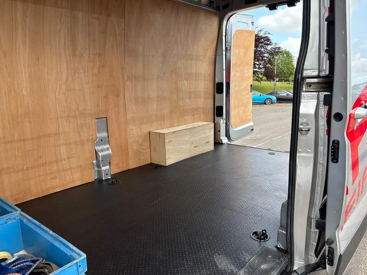 2022-maxus-deliver-9-20tdi-l3h2-lux-big-22