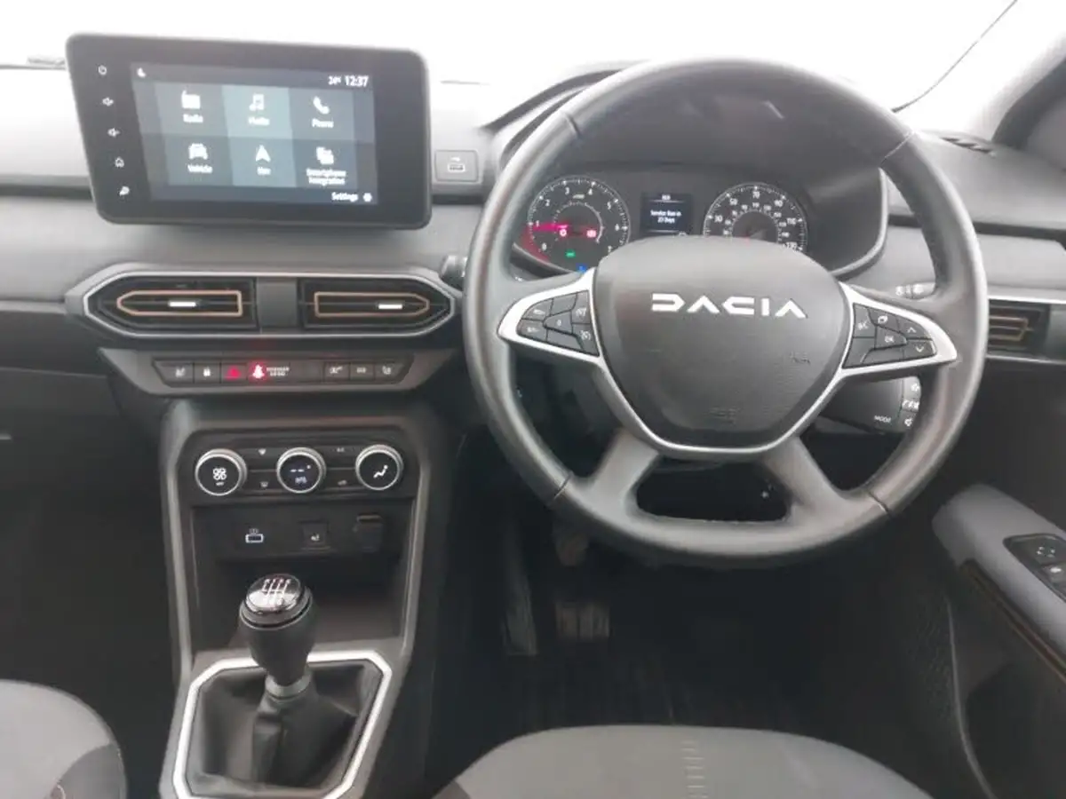 2024-dacia-sandero-stepway-10-tce-extreme-90bhp-big-6