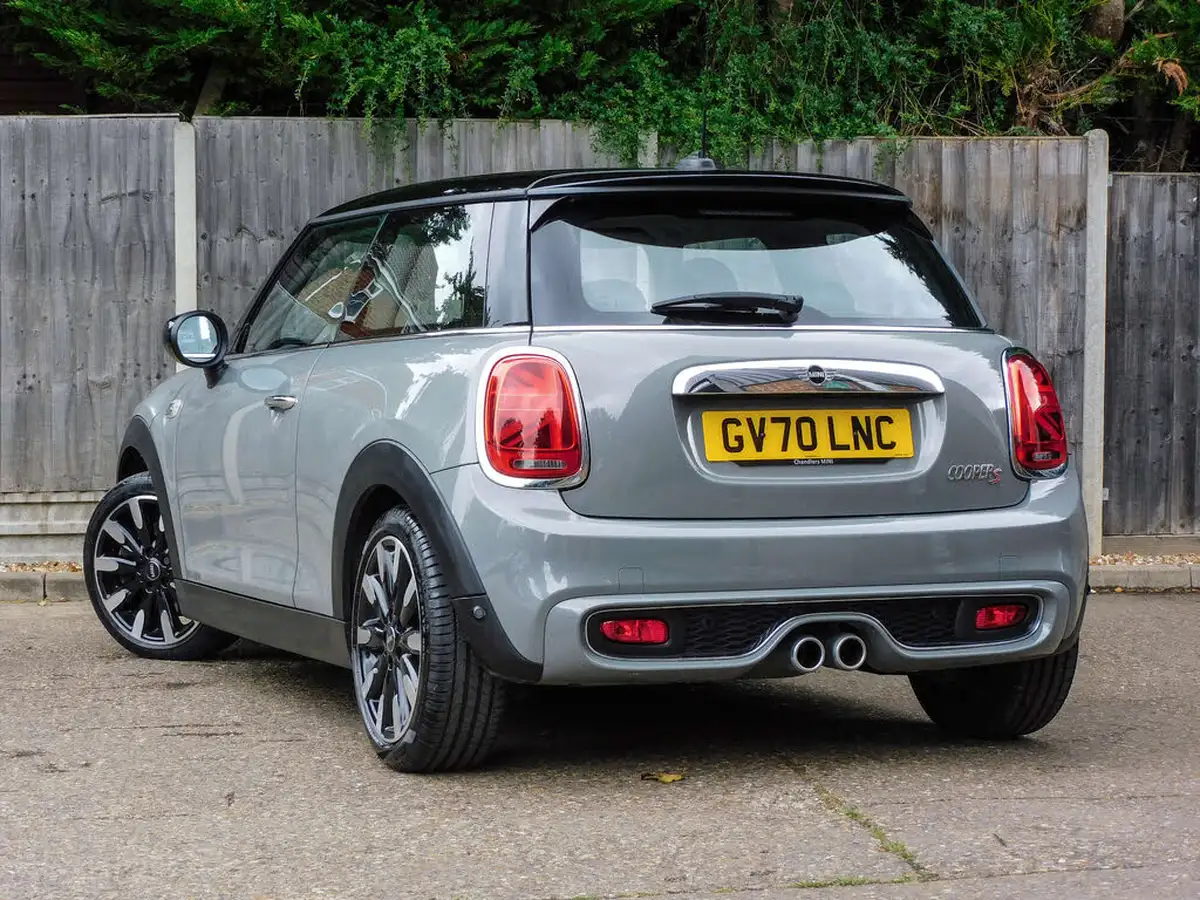2020-mini-cooper-20-cooper-s-exclusive-189bhp-hatchback-3d-auto-big-1