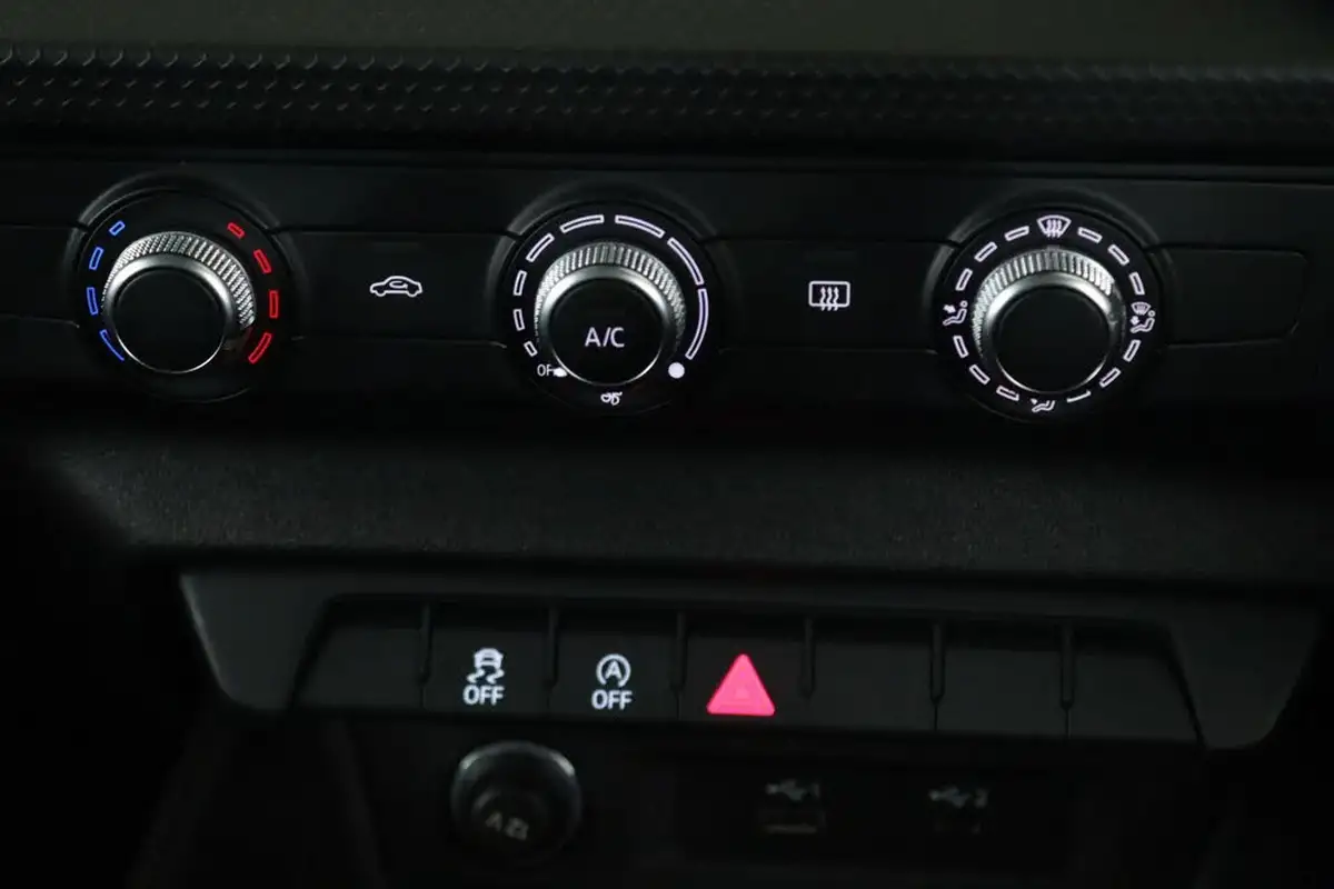 2020-audi-a1-10-25-tfsi-technik-big-22