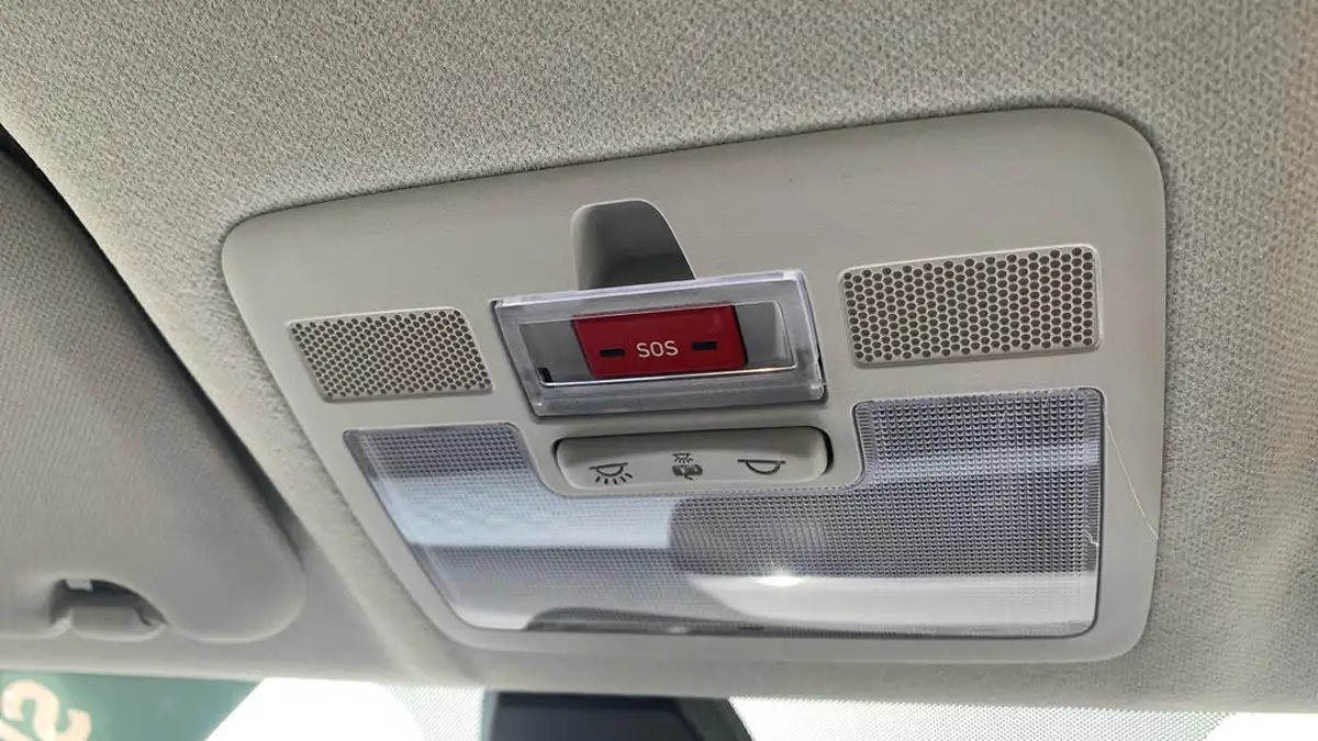 2022-hyundai-i10-12-premium-big-38