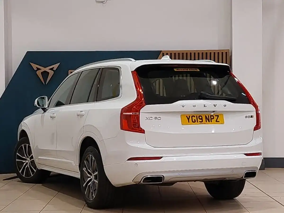 2019-volvo-xc90-20td-b5-momentum-pro-big-1