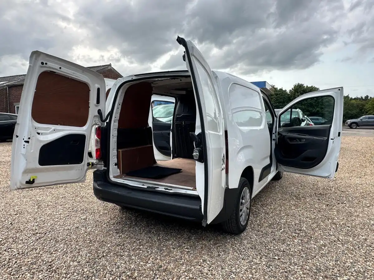 2020-citroen-berlingo-15bluehdi-650-enterprise-ss-big-22