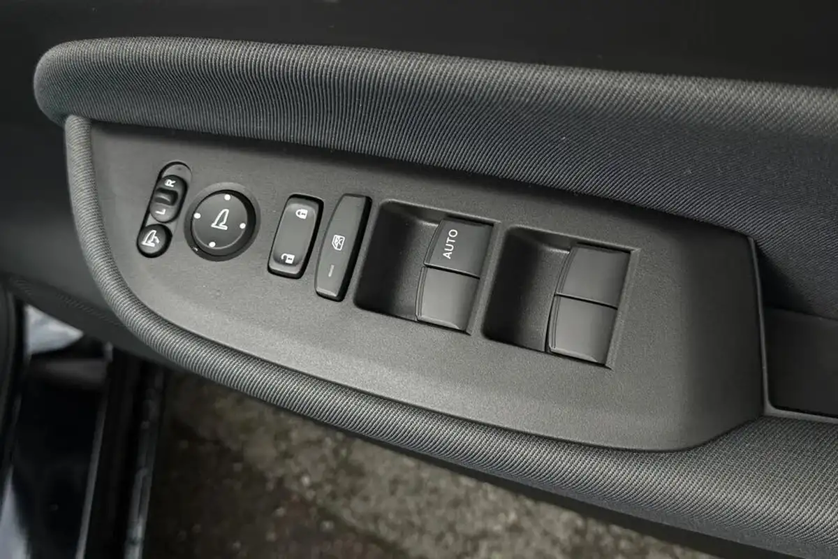 2025-honda-jazz-15-i-mmd-elegance-big-22