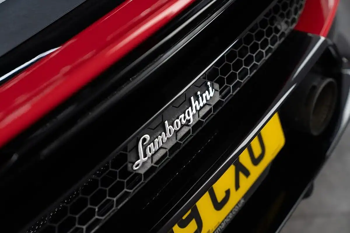 2019-lamborghini-huracan-52-evo-coupe-big-35