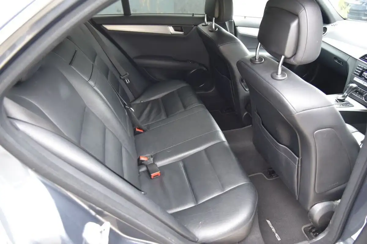 2013-mercedes-benz-c-class-21cdi-c220-cdi-amg-sport-saloon-4d-7g-tronic-plus-big-18