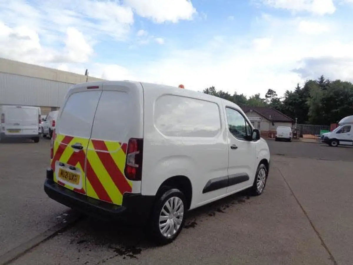 2021-peugeot-partner-15-bluehdi-1000-professional-100ps-eu6dt-panel-big-2
