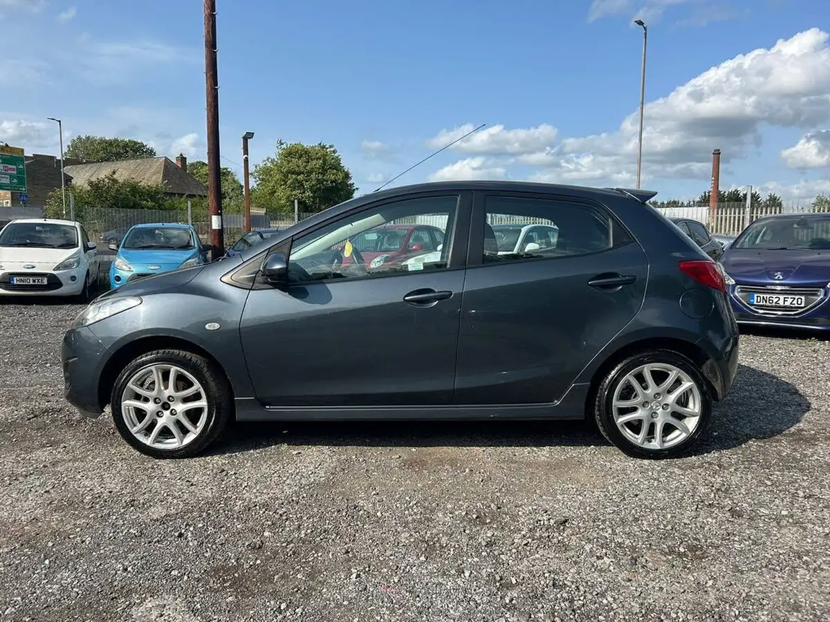 2011-mazda-mazda2-13-tamura-5d-big-3