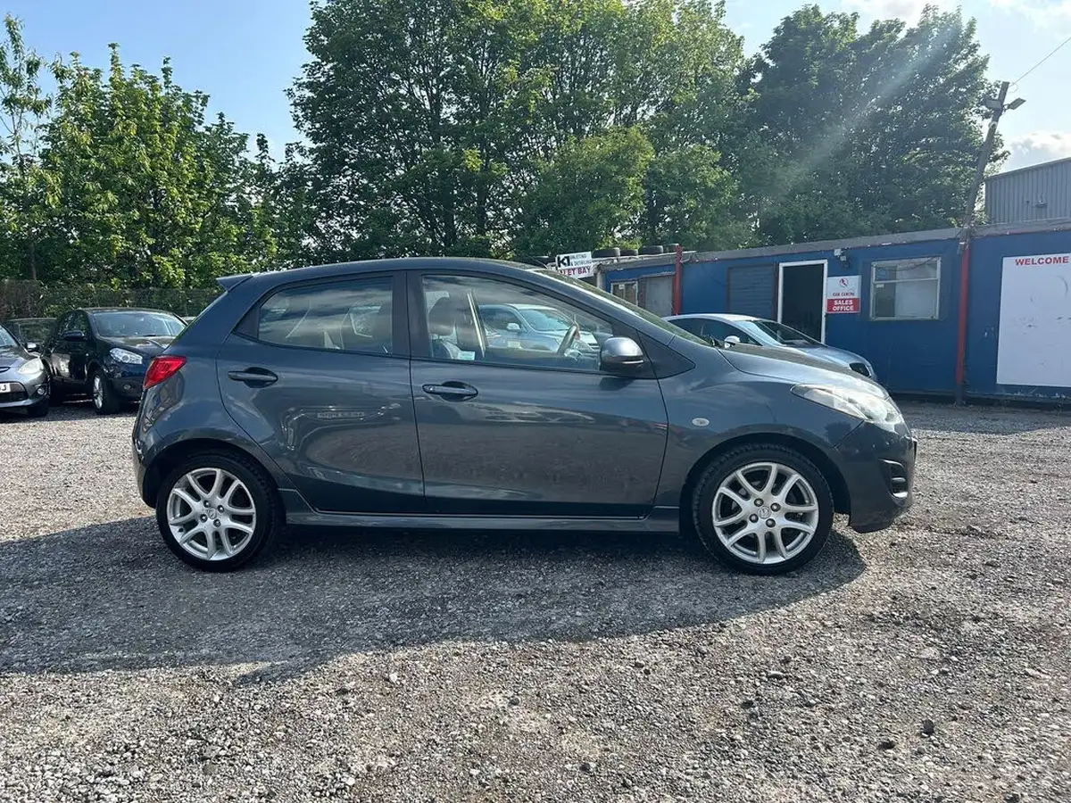 2011-mazda-mazda2-13-tamura-5d-big-7