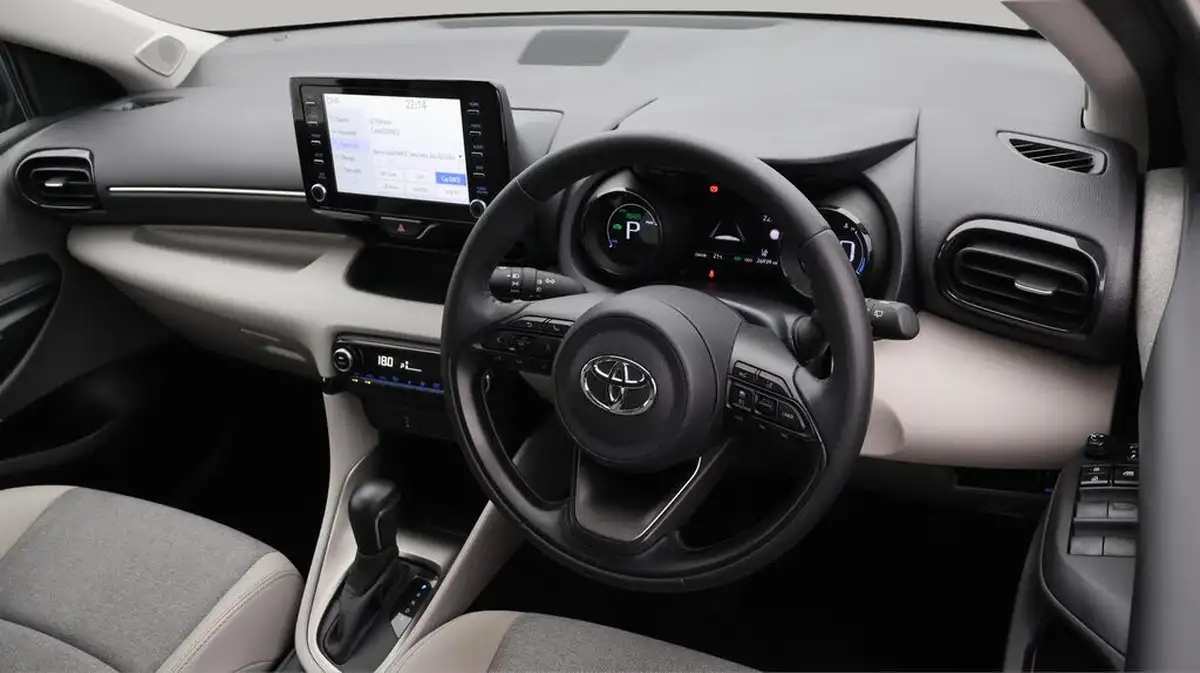 2022-toyota-yaris-15-vvt-i-excel-big-9