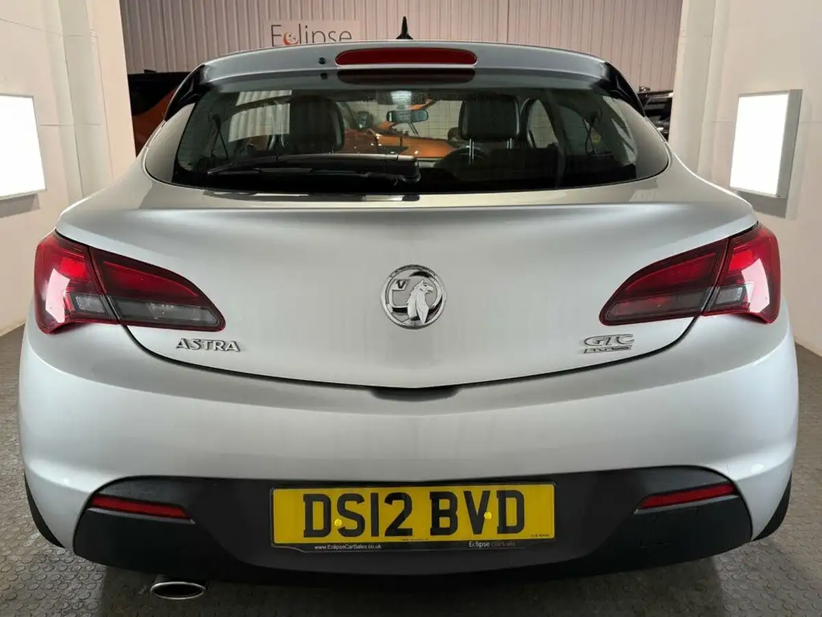 2012-vauxhall-astra-gtc-14-sport-140ps-ss-big-5