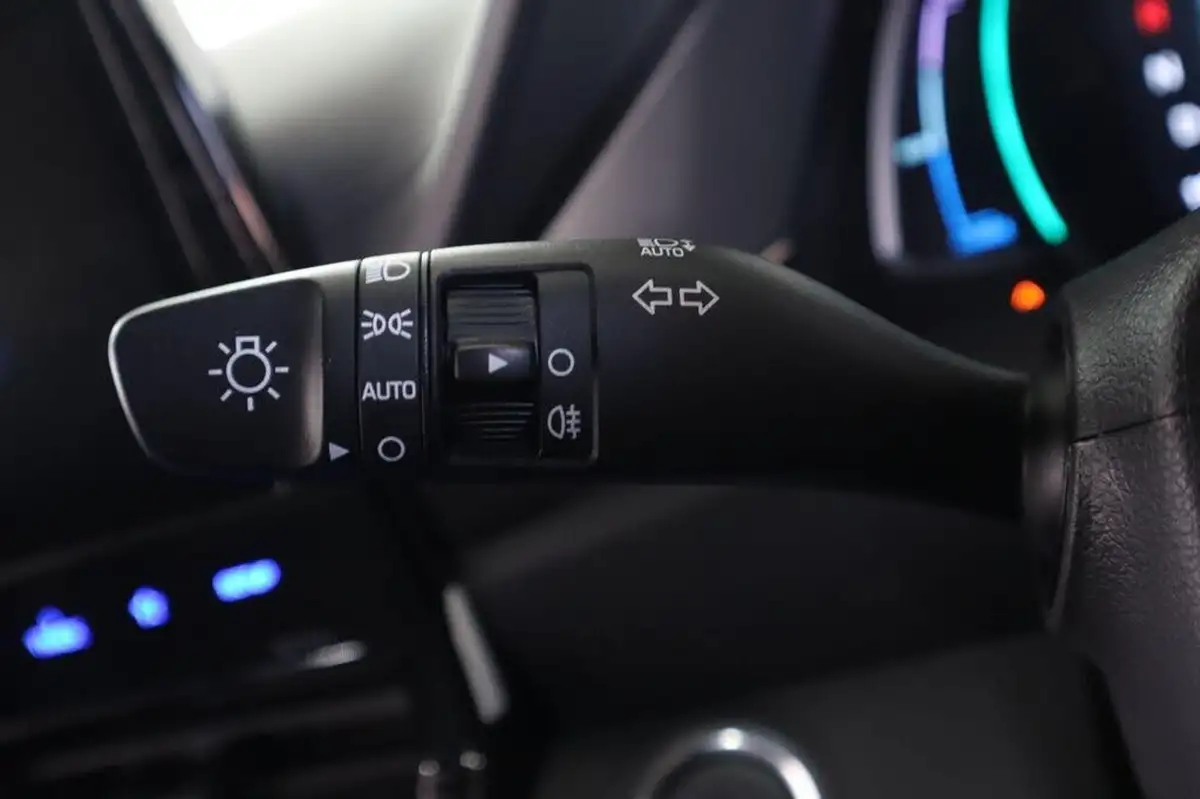 2021-hyundai-ioniq-16-gdi-premium-se-hybrid-big-17