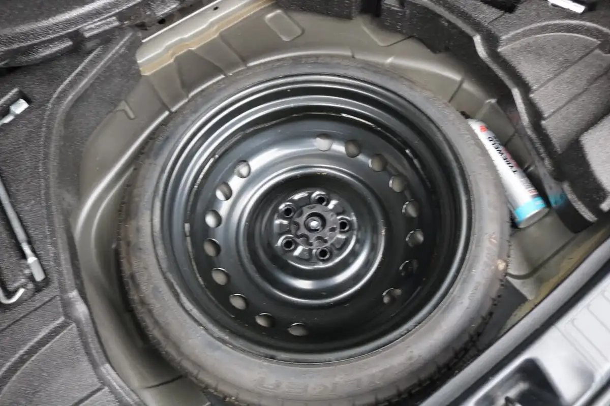 2018-toyota-prius-18-vvt-i-active-ss-big-36