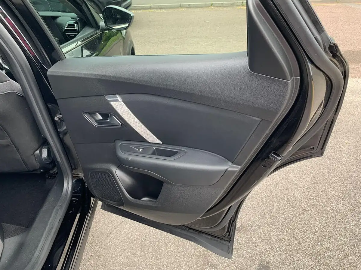 2021-citroen-c4-12-puretech-shine-130ps-big-25