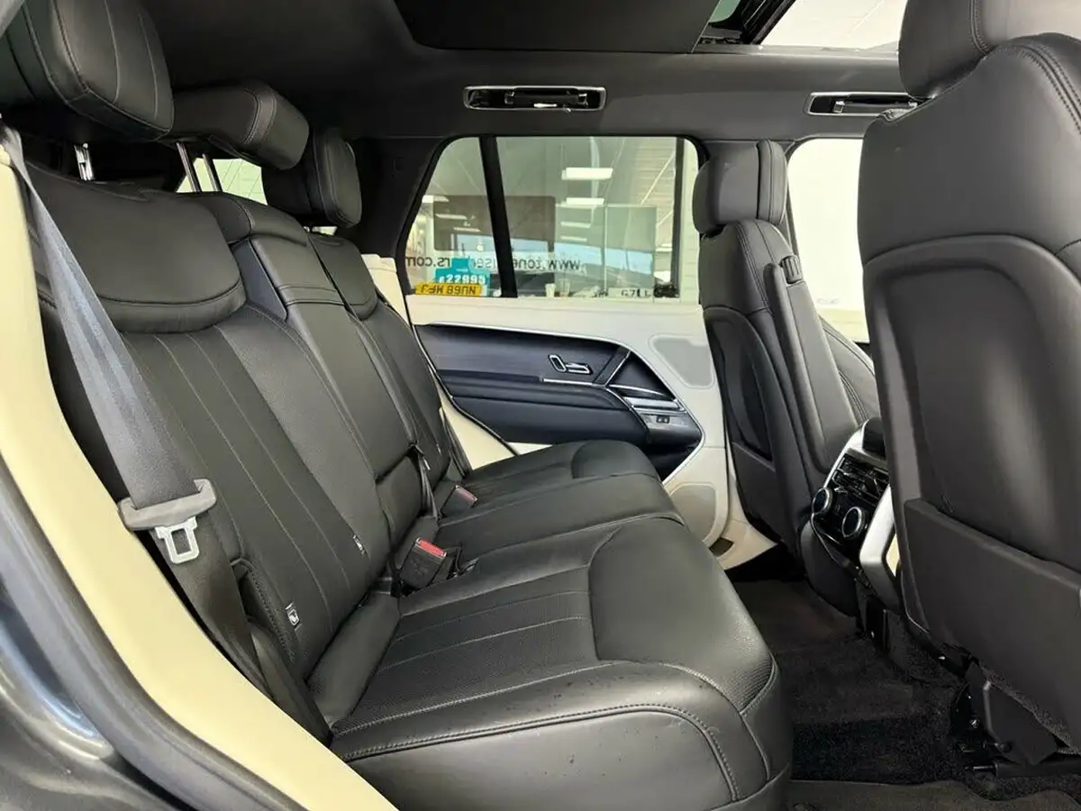 2022-land-rover-range-rover-30-d350-hse-big-8