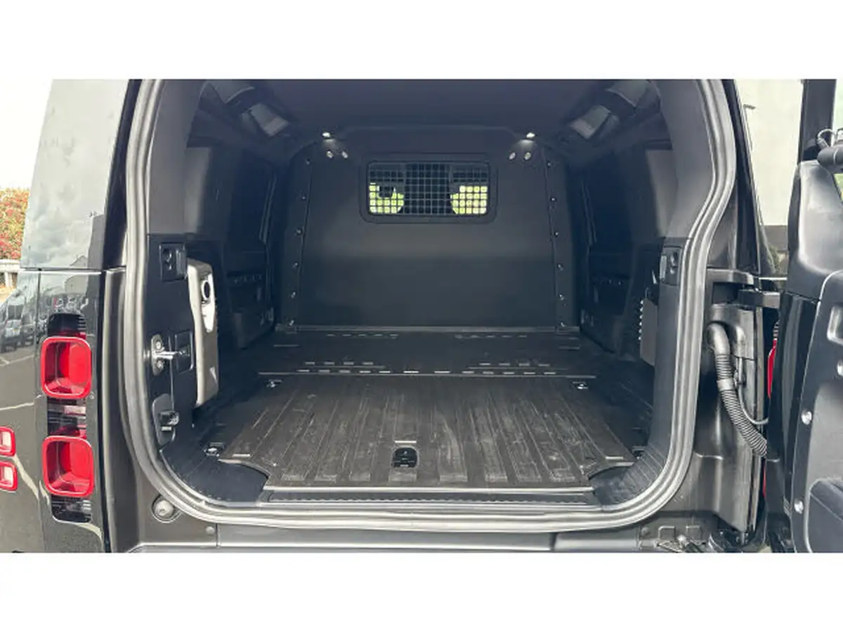 2024-land-rover-110-defender-30-d300-hard-top-x-dynamic-hse-110-big-9
