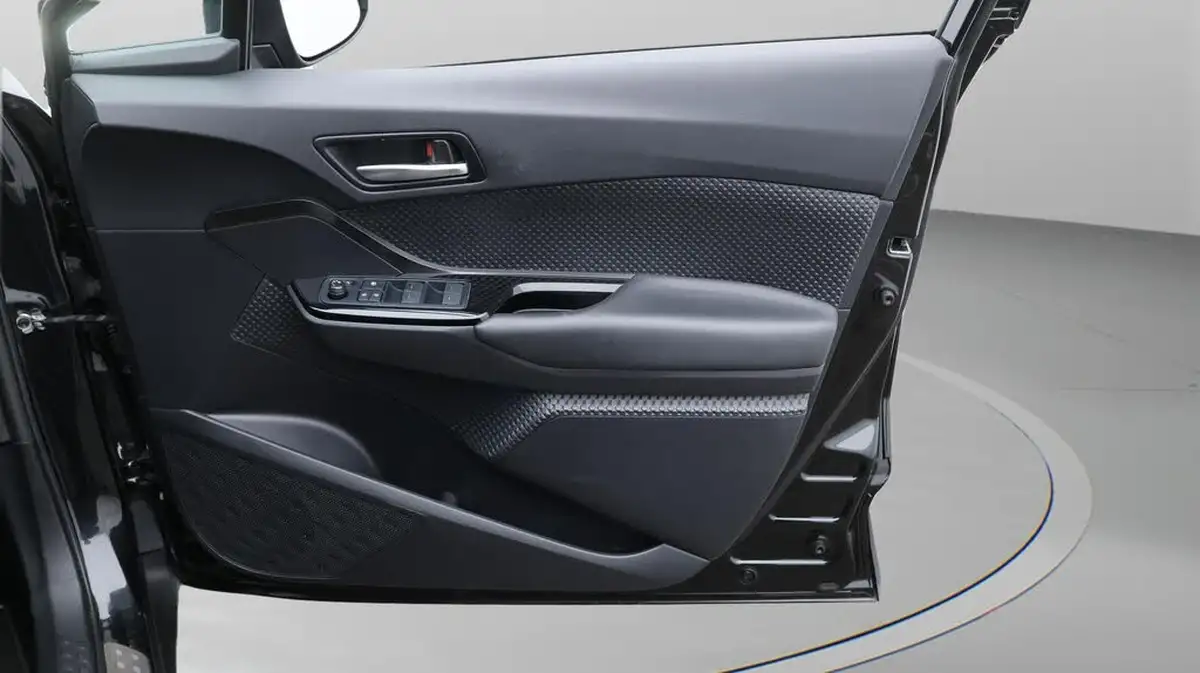 2022-toyota-c-hr-20-vvt-i-design-big-15