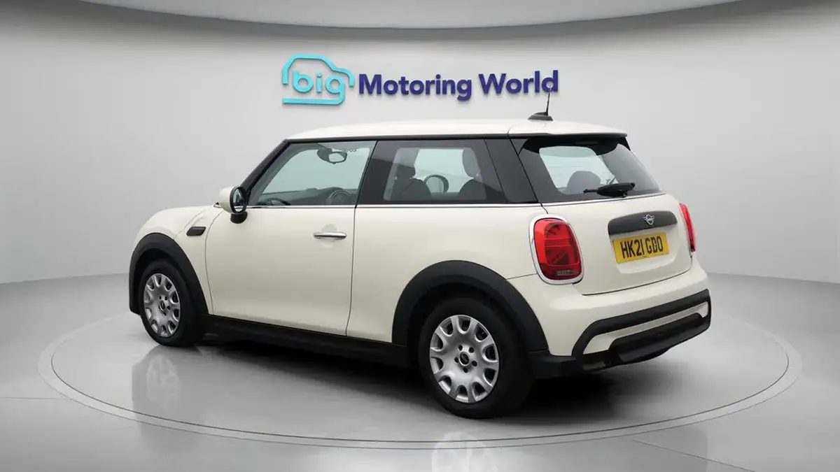2021-mini-cooper-15-one-classic-3d-big-5