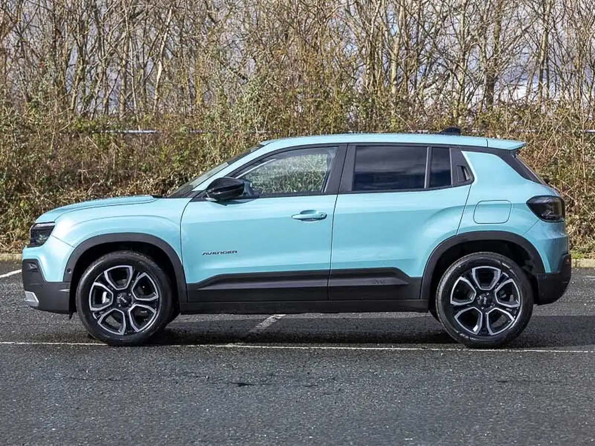2025-jeep-avenger-12-gse-summit-e-hybrid-48v-auto-big-3