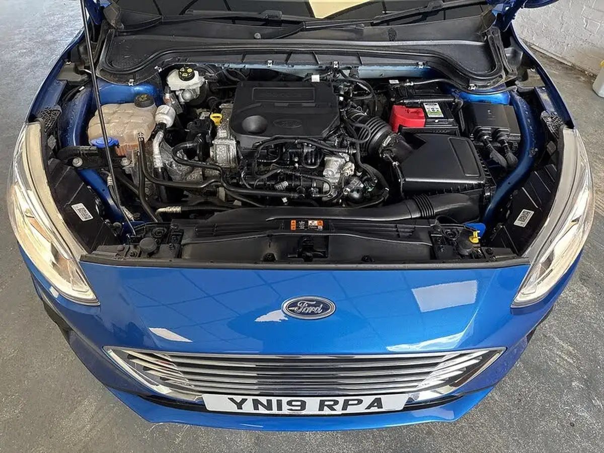 2019-ford-focus-10t-titanium-hatchback-big-11