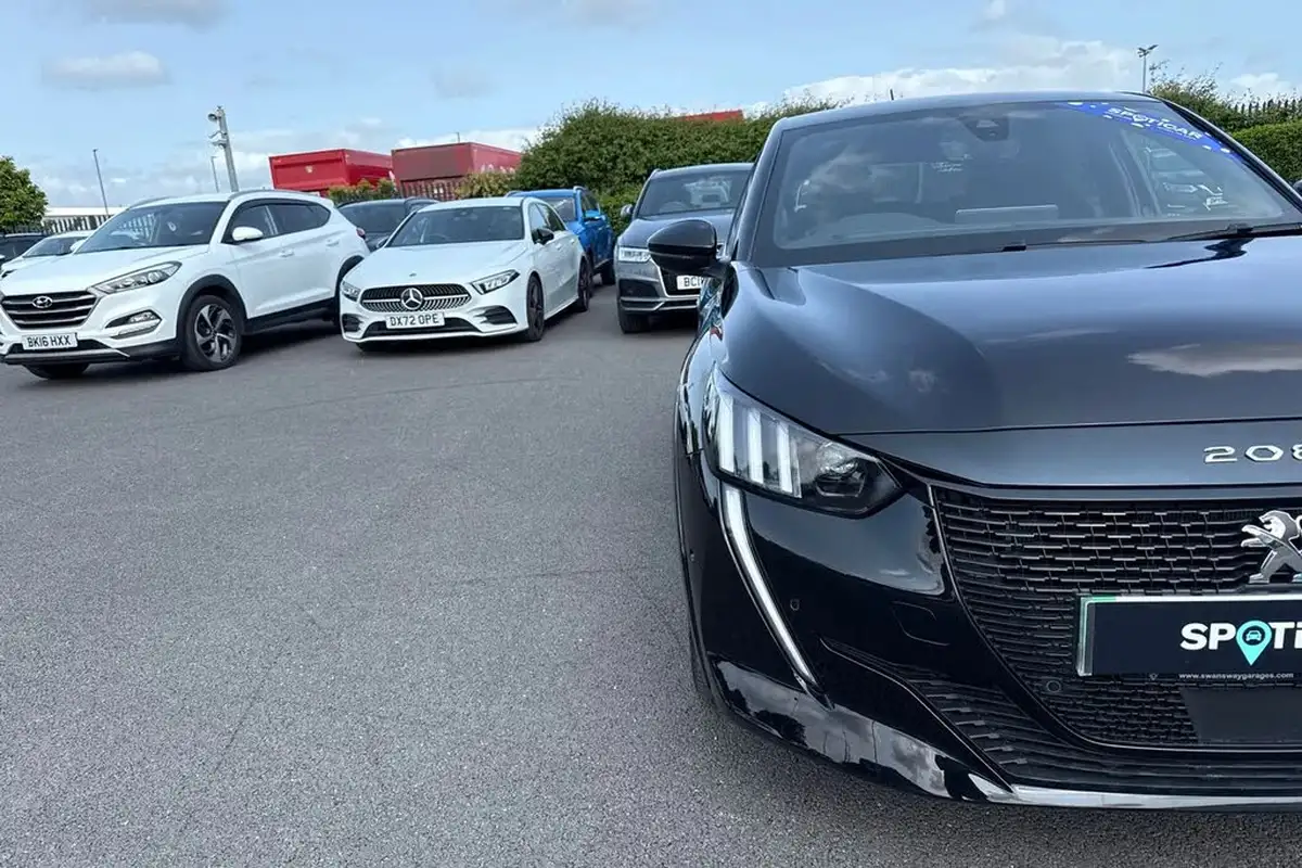 2021-peugeot-208-e-gt-premium-big-24