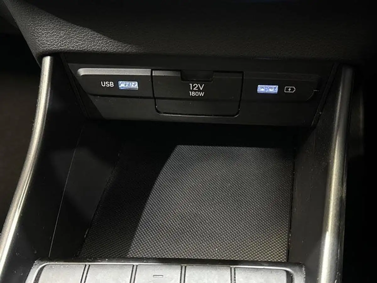 2022-hyundai-i20-10-t-gdi-se-connect-eclutch-imt-big-23
