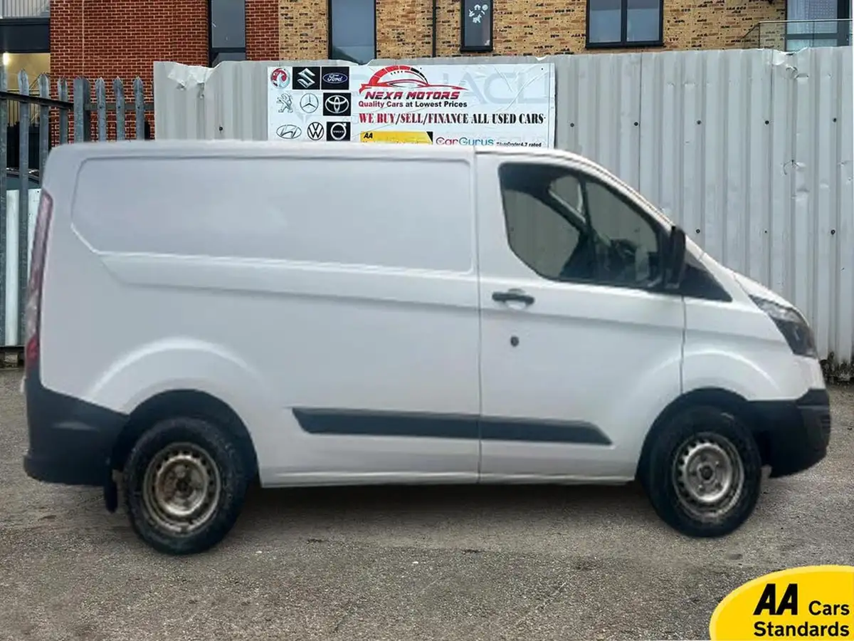 2017-ford-transit-custom-20tdci-290-l1h1-105pseu6-panel-van-big-2