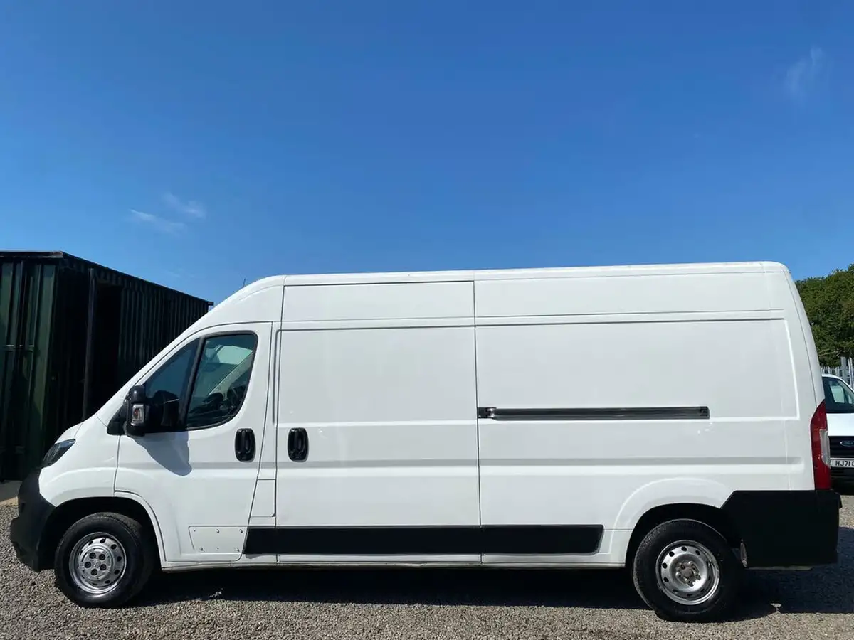 2018-peugeot-boxer-20-bluehdi-professional-335-l3-h2-big-19