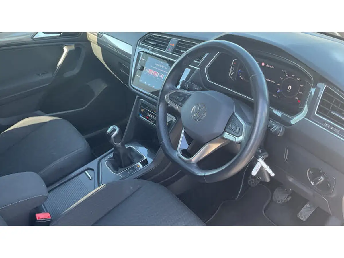2022-volkswagen-tiguan-allspace-15-tsi-life-big-5