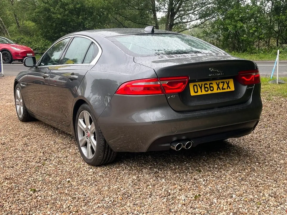 2016-jaguar-xe-20d-portfolio-180ps-auto-big-3