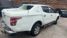 2016-mitsubishi-l200-24di-d-barbarian-auto-small-3
