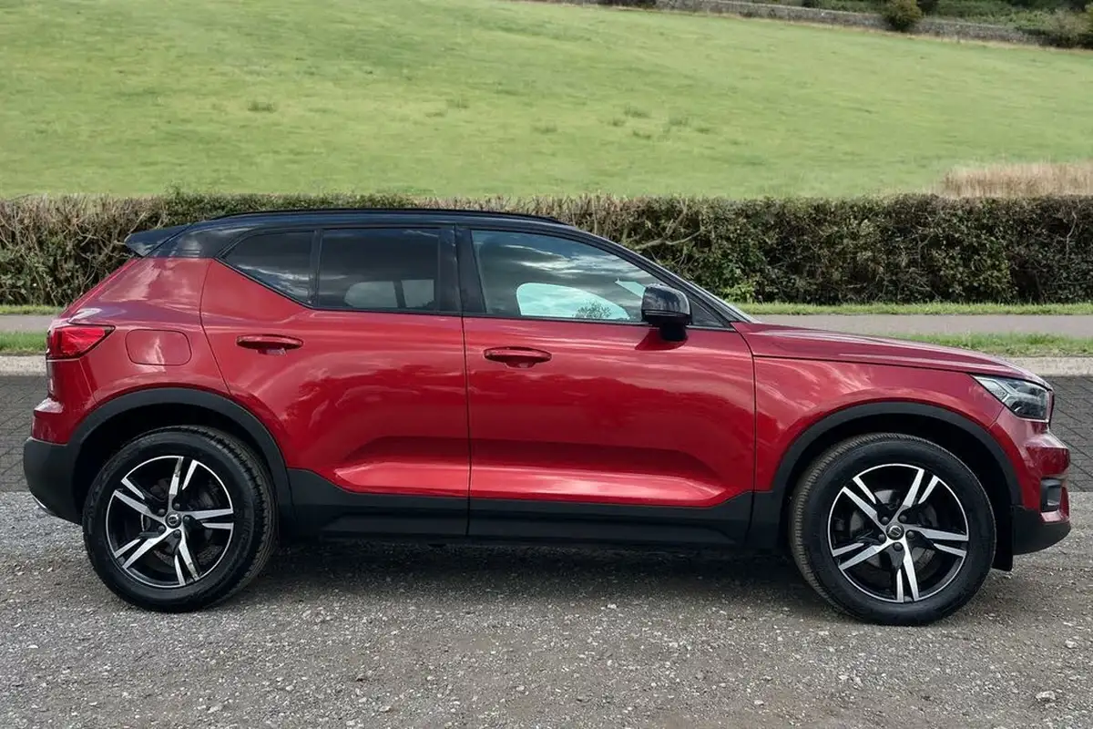 2018-volvo-xc40-20td-d3-r-design-big-4