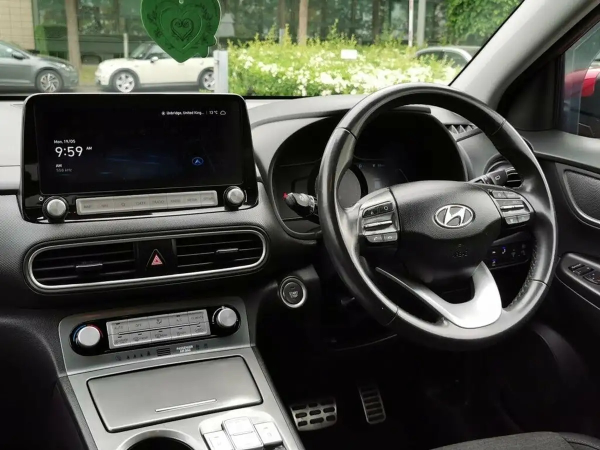 2020-hyundai-kona-e-premium-204ps-big-6