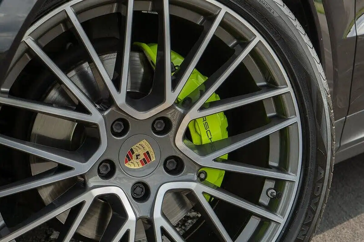 2019-porsche-cayenne-30-v6-e-hybrid-e-hybrid-coupe-big-3