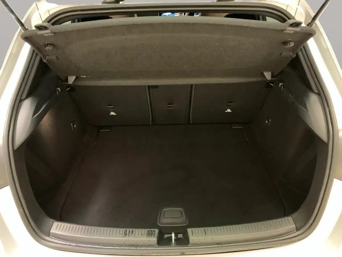 2019-mercedes-benz-a-class-13-a200-amg-line-executive-hatchback-5d-big-41