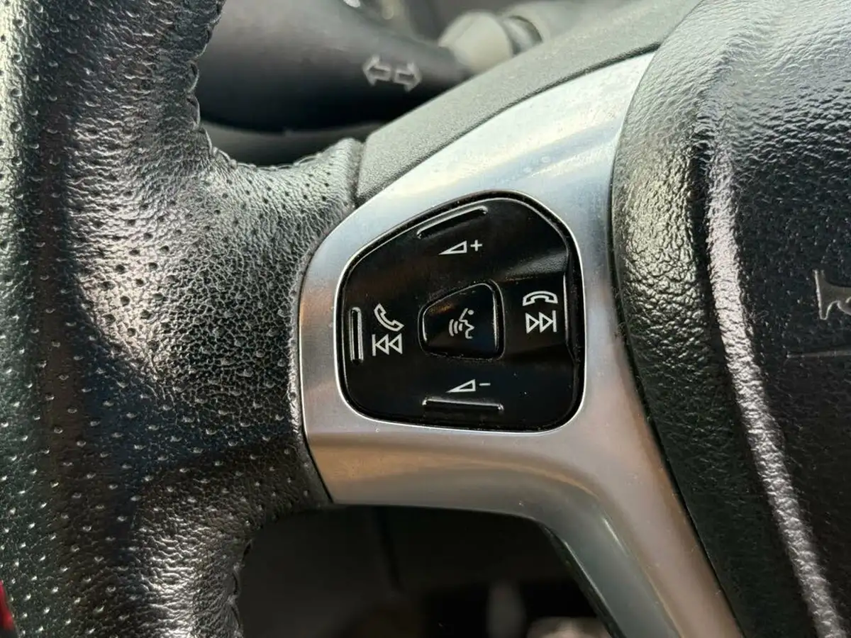 2014-ford-fiesta-16-st-3-big-28