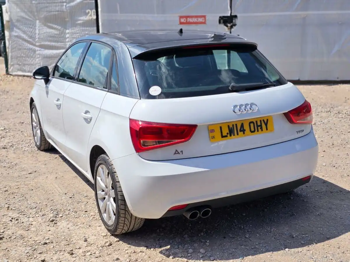 2014-audi-a1-big-3